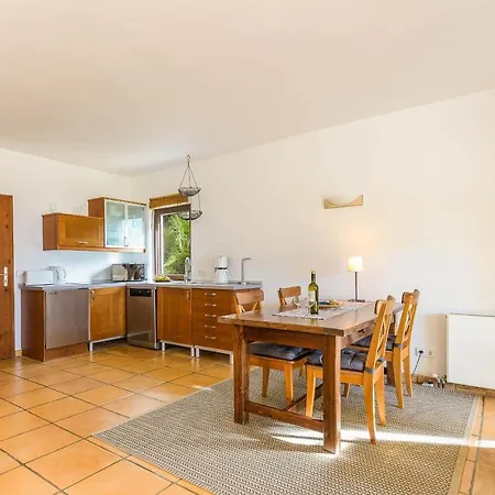 2712 - Sunny And Cute Flat In Apartment